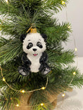 Załaduj obraz do przeglądarki galerii, Spokojna Mroźna Panda