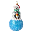 Załaduj obraz do przeglądarki galerii, Miś Na Kuli z Pingwinkiem Szklana Ozdoba Kraina Lodu
